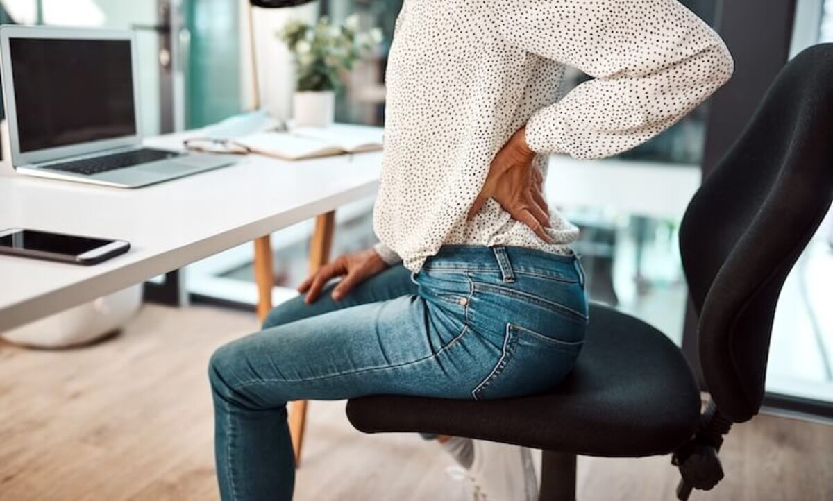 bolesť v krížoch pri práci na notebooku